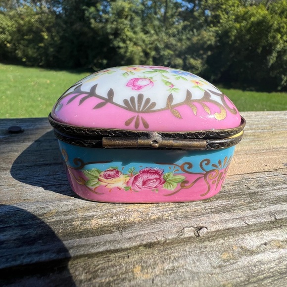 Vintage porcelain trinket box., - Picture 6 of 12